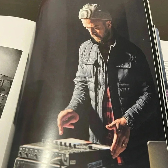 Hindsight by Justin Timberlake - Picture 6 of 10